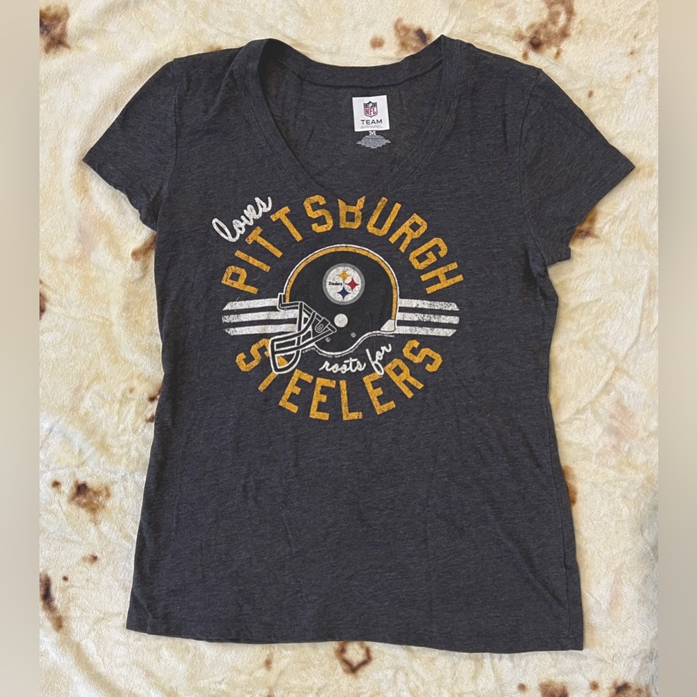 NFL Team Apparel Steelers Women’s T-Shirt Size M